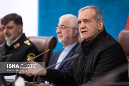 پزشکیان: با جدیت پیگیر صدور بموقع مجوزهای مورد نیاز سرمایه گذاران هستیم
