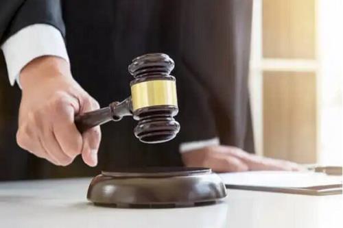 اعضاء حقیقی هیأت مدیره یکی از دو خودروساز بزرگ کشور محکوم شدند